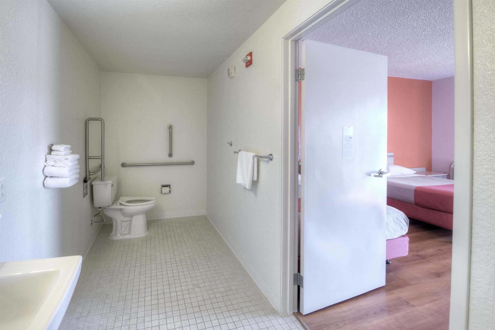 Motel 6-Niantic, Ct - New London Exteriör bild